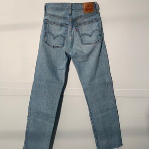 Levi's Wedgie Straight light wash jeans 25